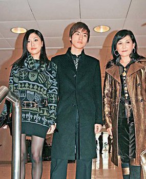 富二代蔡加赞汤珈铖图片和个人资料/近况背景