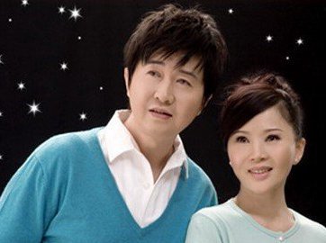 付笛生发型图片 付笛生个人资料和近况展现夫妻相濡以沫