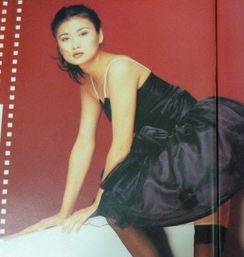 香港女星吴雪雯图片和近况 吴雪雯电影