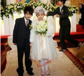 袖珍人朱洁结婚照片和个人资料和近况