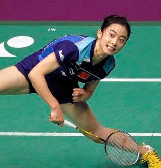 谌龙女友王适娴资料照片