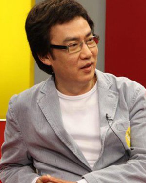 张海靖个人资料年龄简介 张海靖家庭背景图片资料