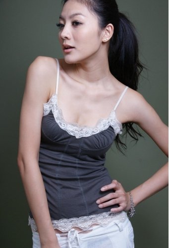 吴亚馨个人资料/近况和图片