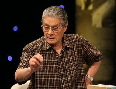 蓝天野