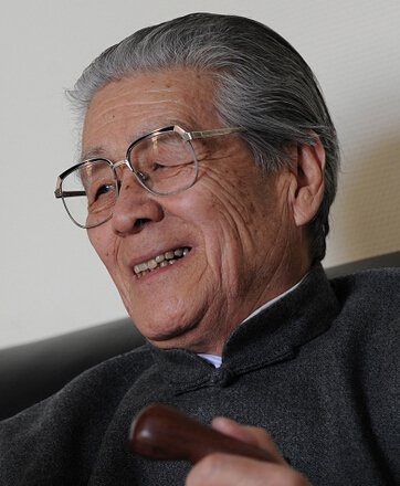 蓝天野