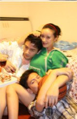 杨萍的电影作品并不多, 在《红色恋歌》饰梦瑶 ,在《金牌小姐和猫》饰雪儿 ,在《传奇之门》饰唐哓曦 ,这些电影也并不为大家所熟知。