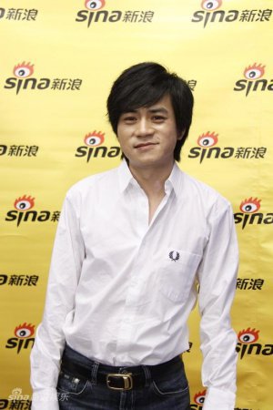 有消息称,杨树鹏前妻王一梅因老公与张歆艺暧昧,一气之下将自己的投资撤了出来,并与其分手。