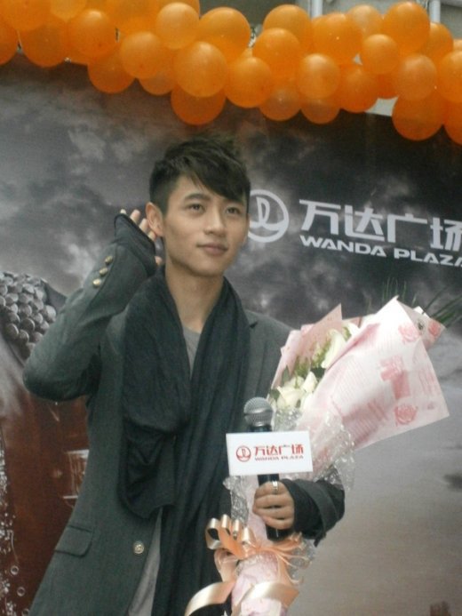 ȻѴ˵ӰഺڡѾΪ˲90լǵ“Ů”ĳ࣬ڵʶȻ׬  