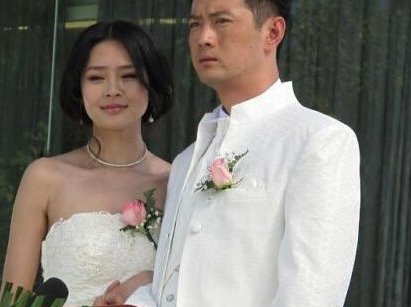于明加,胡俊