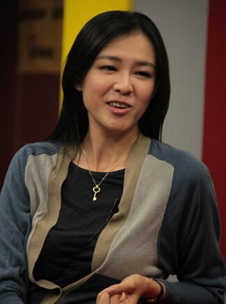 李艾