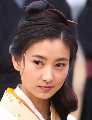 斓曦