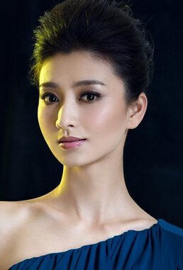 斓曦