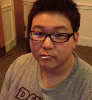 ޾