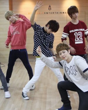 Boyfriend϶˭ boyfriend