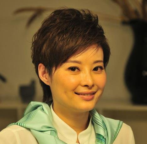 袁立