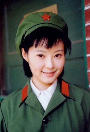 袁立