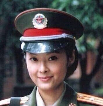 袁立