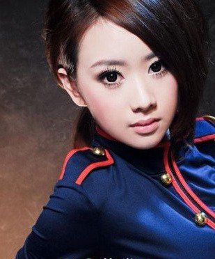 清华大学校花章泽天图片