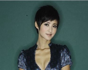 张歆艺短发图片
