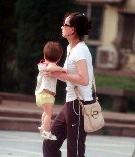 黄健翔老婆孙颖图片和资料