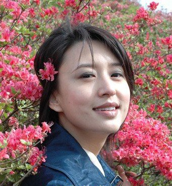央视女主持人张蕾图片和个人资料