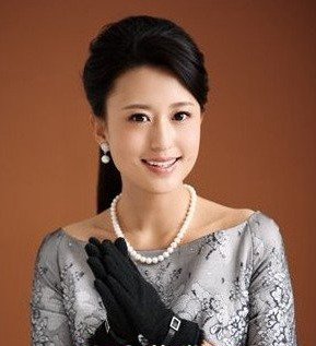 央视女主持人张蕾图片和个人资料