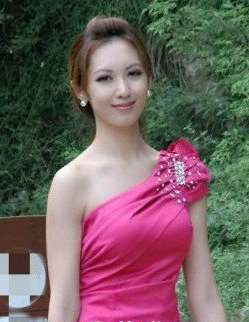 北大校花袁佳怡泳装图片