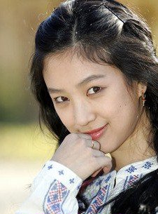 韩国女星郑丽媛生活照
