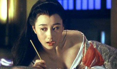 李连杰老婆利智近照