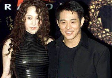 李连杰老婆利智近照