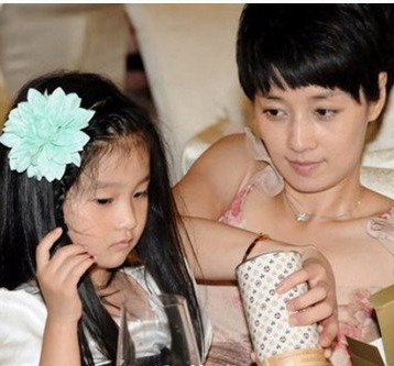 文章女儿文爱马近照
