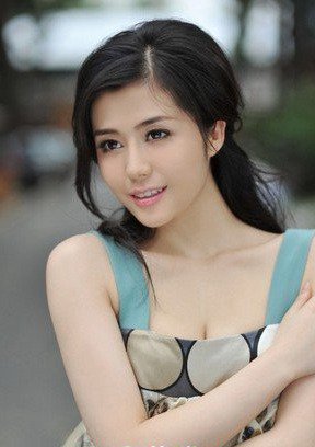 谷智鑫女友汤晶媚图片和资料
