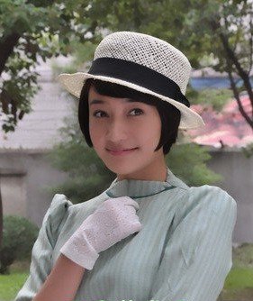 影视演员阎娜资料和写真图片