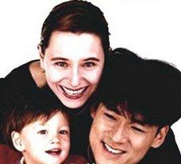 周华健老婆,周华健老婆康翠兰