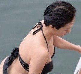 熟男诱惑王君馨比基尼剧照