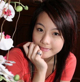 本兮的男朋友是谁 本兮和男朋友的吻照