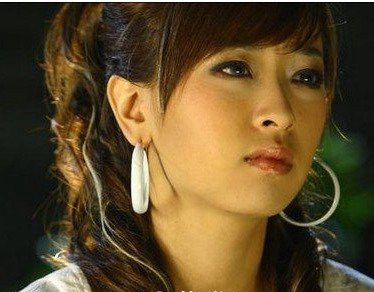 演员sara刘佳的生活照片和个人资料