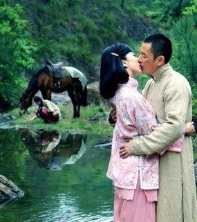 娄艺潇男友韩栋剧照和个人资料