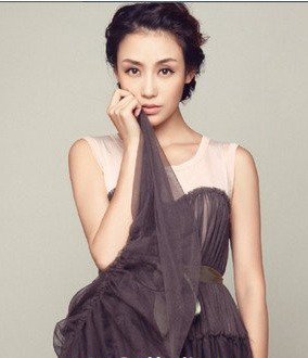 吴启华现任妻子石洋子个人资料以及照片