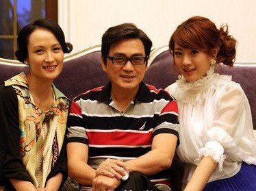 汤镇宗女儿汤洛雯资料