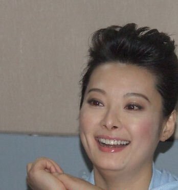 袁立