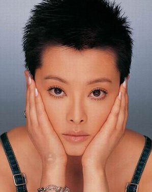 袁立