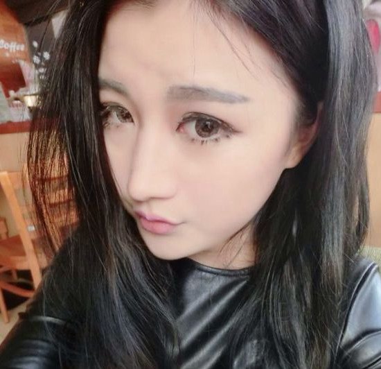 李卓君