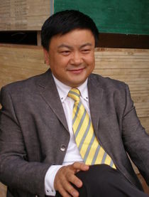 齣