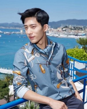 ����ȻŮ����˭ ����ȻŮ�����ٻ�������ϼ�ͼƬ