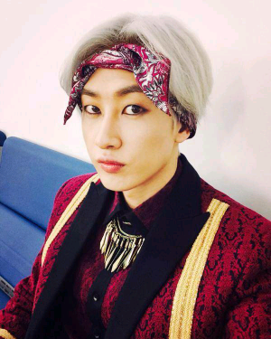 ����׸������ϼ�������ͼƬ�ʹ������� ��������