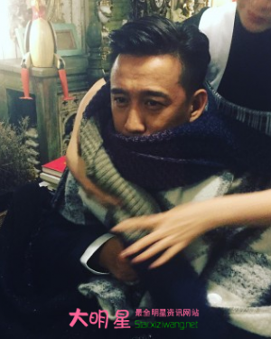 ���ڸ������Ϻ�ͼƬ�����ݵĵ��Ӿ� �������