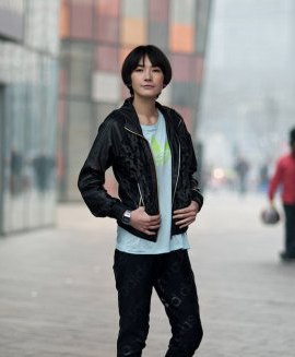 ģ�����½������ ģ�����µ��Ϲ���˭