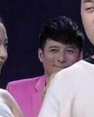 ����Ů���Ѿ�����˭ ����