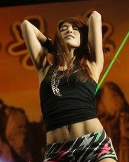Ӽ
